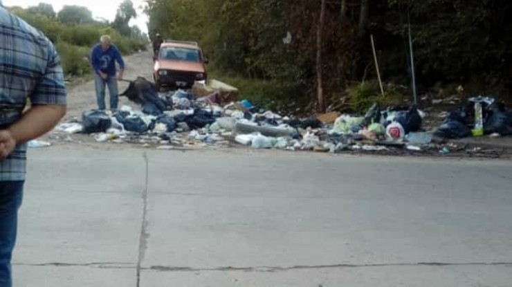 Vecinos denuncian basural en Bosques